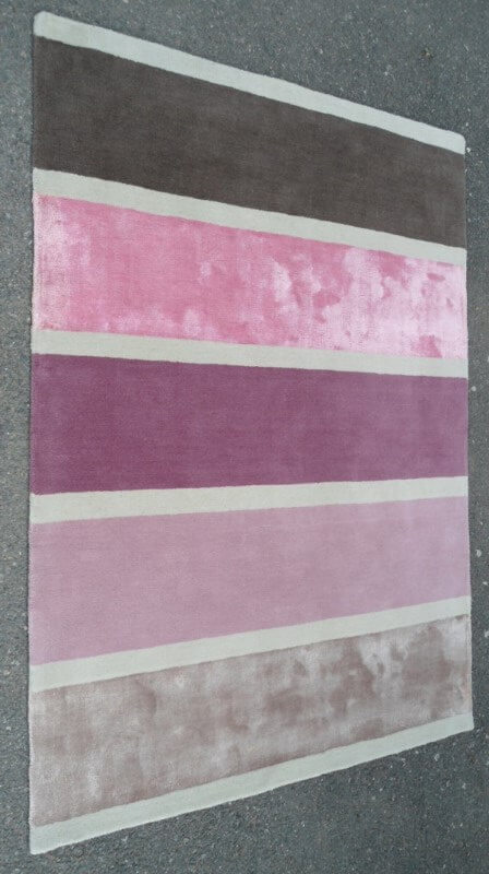 Handtufted